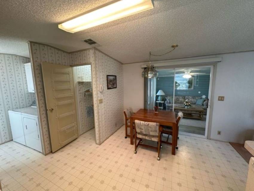 252 Dixie Circle a Haines City, FL Mobile or Manufactured Home for Sale